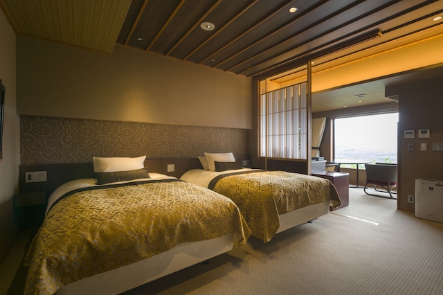 鐘山苑 別墅然然 (べっしょ ささ)