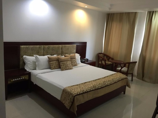 エメラルド ホテル