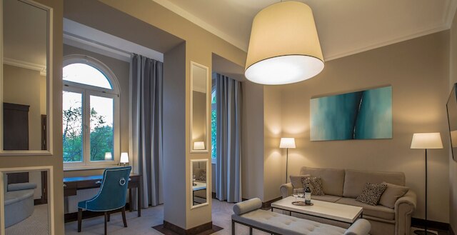 マクシミリアン***ユニークホテル - 大人専用(+15歳以上)