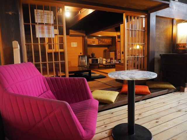 ナラマチ ホステル & レストラン