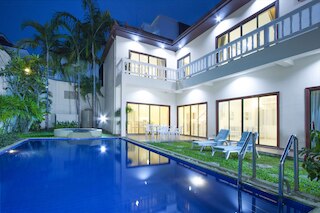 アボカ プール ヴィラズ