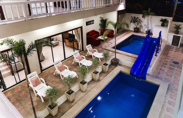 アボカ プール ヴィラズ