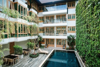 ムーン ドラゴン ホテル