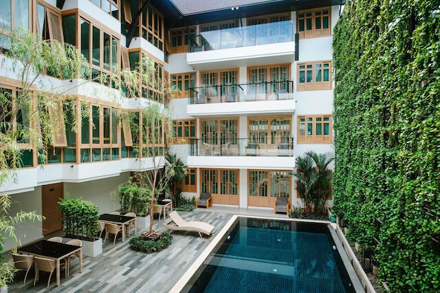 ムーン ドラゴン ホテル