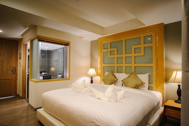 ムーン ドラゴン ホテル