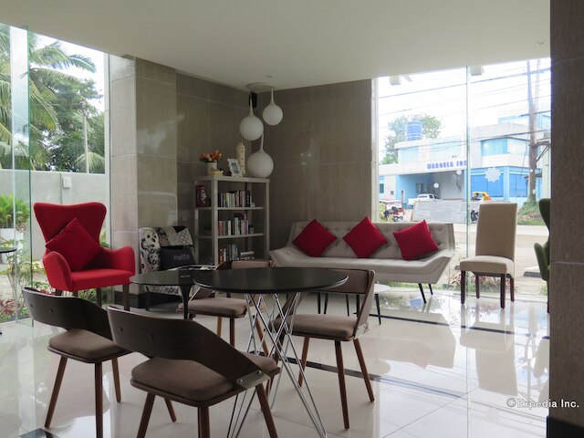 717 シーザー プレイス ホテル