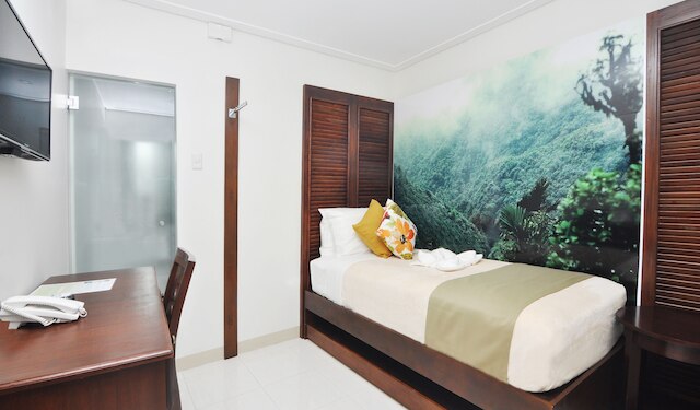 717 シーザー プレイス ホテル