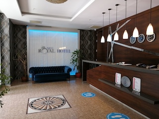 ナイス ロイヤル オテル