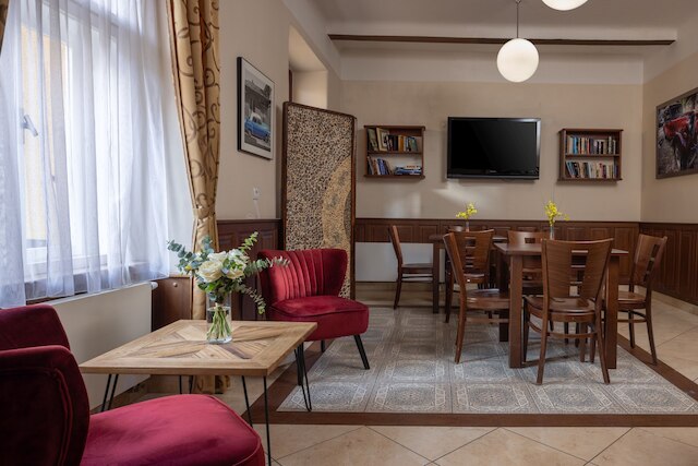 エニーデイ アパートメンツ