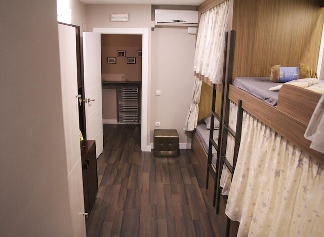 バルセロナ アンド ユー - ホステル