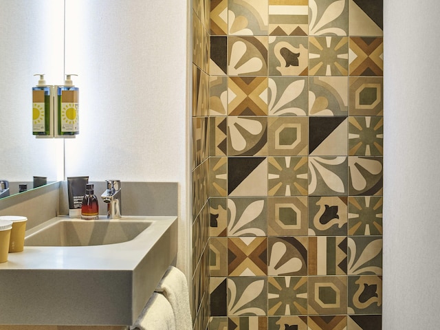 グリート・ホテル・パリ・ポルト・ド・ラ・シャペル - アレナ