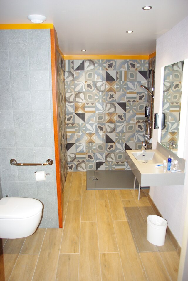 グリート・ホテル・パリ・ポルト・ド・ラ・シャペル - アレナ