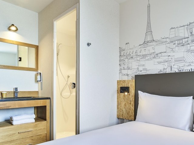 グリート・ホテル・パリ・ポルト・ド・ラ・シャペル - アレナ