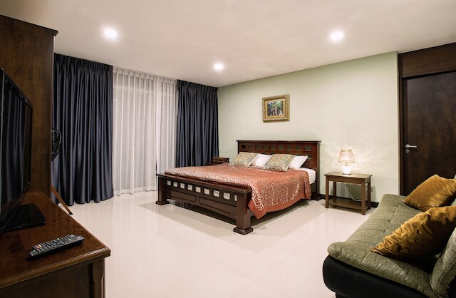 ナガワリ アート モルディブ BBQ パタヤ ヴィラ