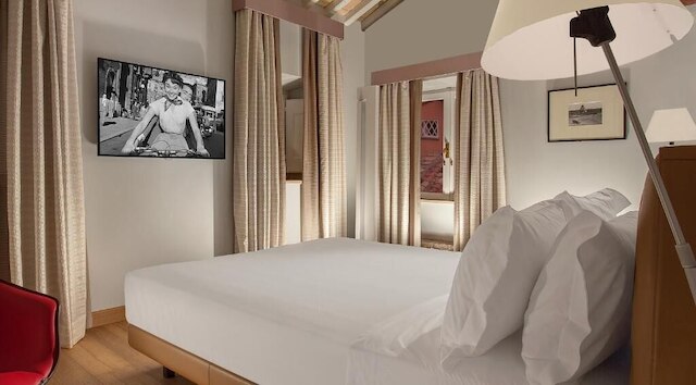 パラッツォ スカンデルベグ