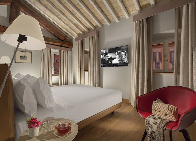 パラッツォ スカンデルベグ