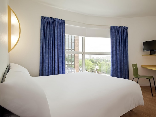 イビスバジェットパリポルトドモントルイユ