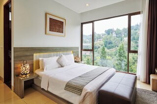 カモミール ヒル ビュー 6 ベッドルーム ヴィラ プール アンド ムービールーム