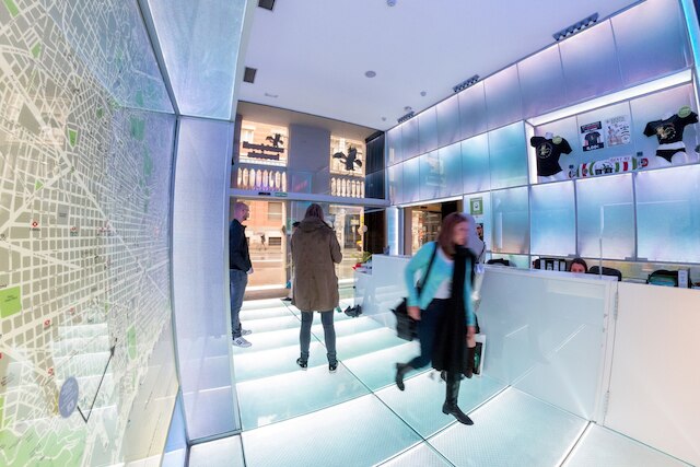 サン ジョルディ ホステルズ ロック パレス