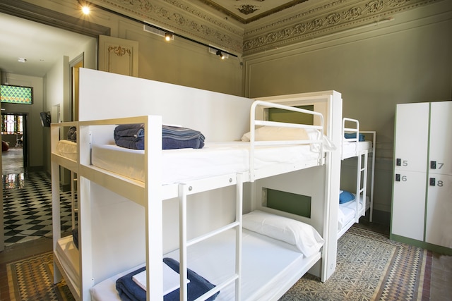 サン ジョルディ ホステルズ ロック パレス