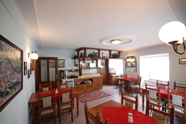 ペンション ナ コヴァルネ