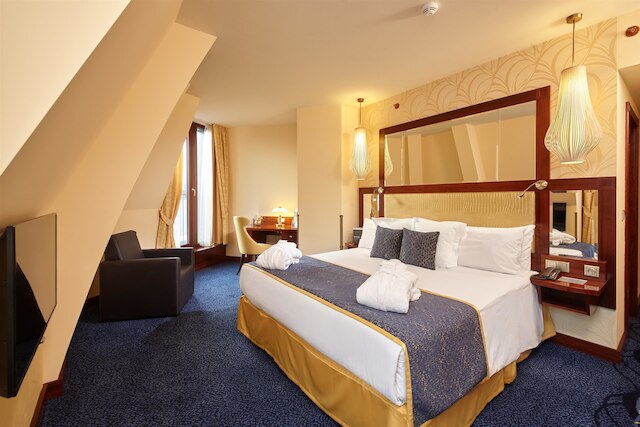 オクシデンタル プラハ ウィルソン