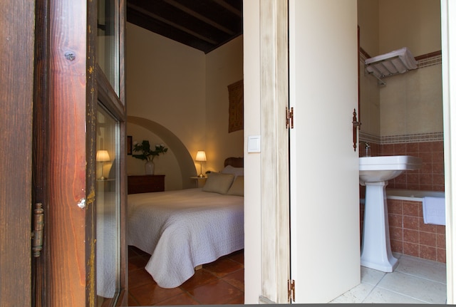 アパルタメントス ロス パティオス デ ラ フデリア