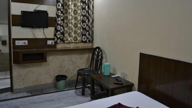 ロード クリシュナ ホテル Dx. イン