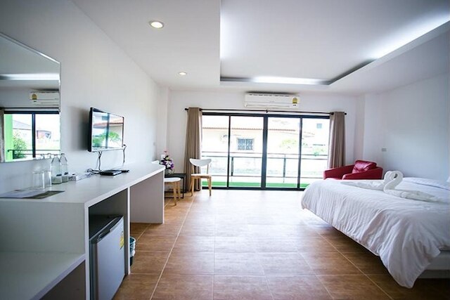 ザ シーズン エアポート ウドーンターニー