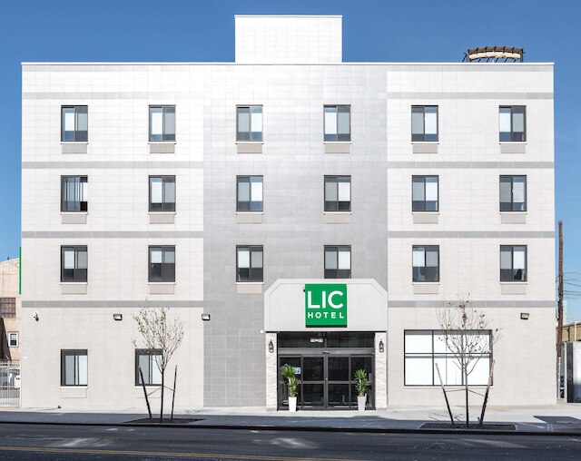 LIC ホテル