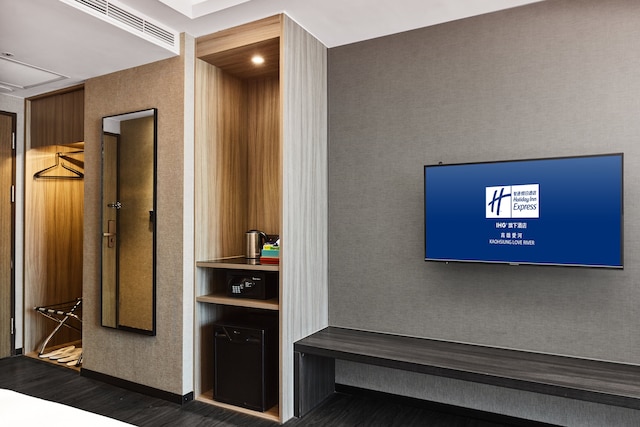 ホリデー イン エクスプレス 高雄 ラブ リバー by IHG (高雄愛河智選假日酒店)