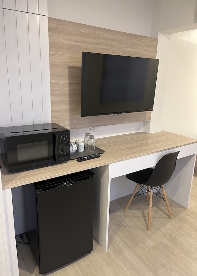 23 AVA アット サラデーン