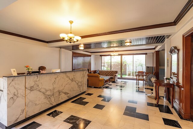 23 AVA アット サラデーン