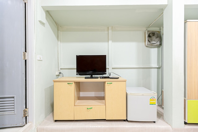 フリージア サラデーン シーロム アパートメンツ