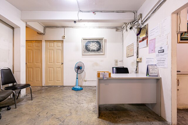 フリージア サラデーン シーロム アパートメンツ