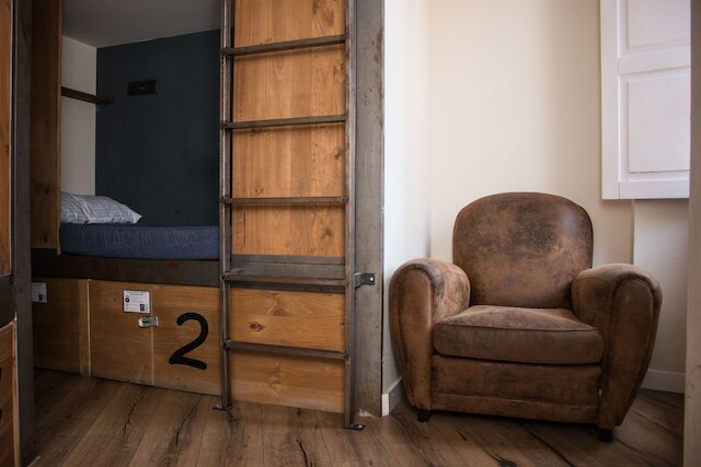 ブラック スワン ホステル セビリア