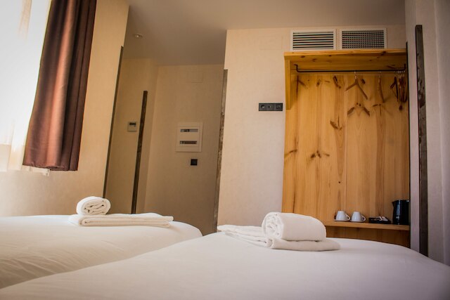 ブラック スワン ホステル セビリア