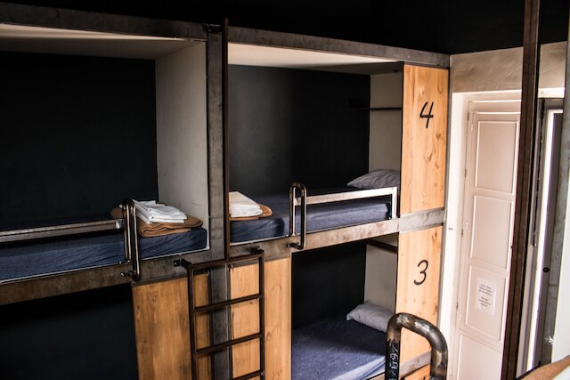 ブラック スワン ホステル セビリア