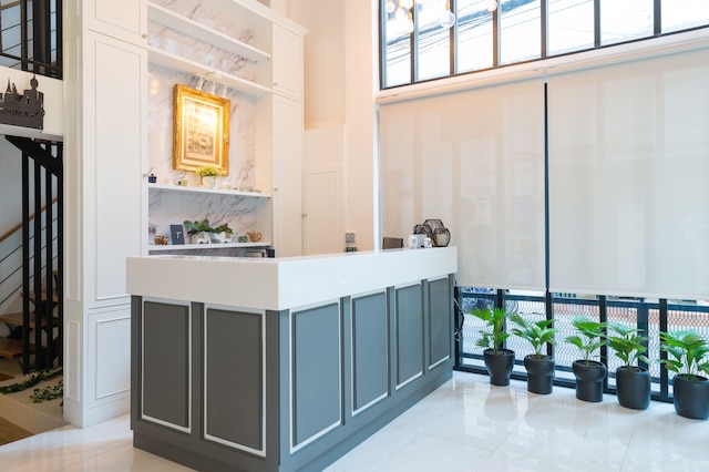 ホワイト アイボリー ベッド & ブレックファスト