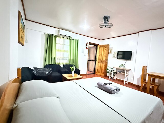 バドラッズ ステイケーション コンドズ