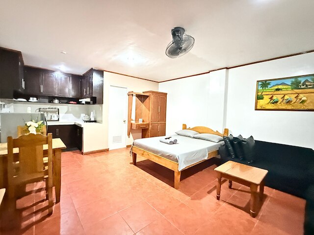 バドラッズ ステイケーション コンドズ