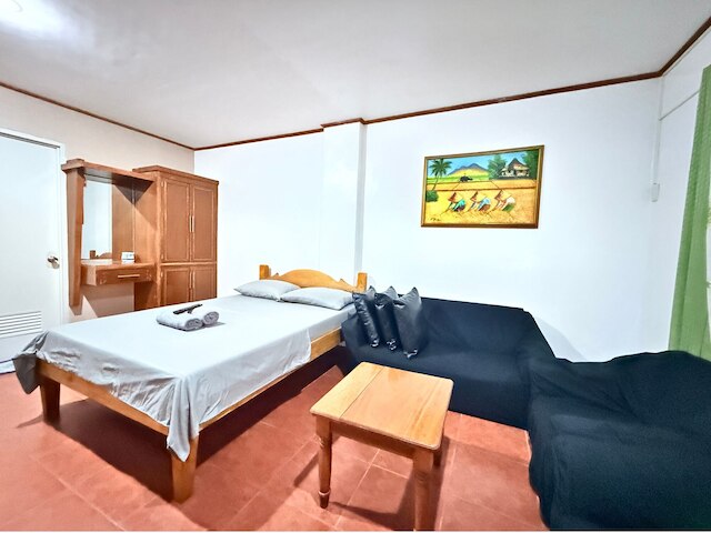 バドラッズ ステイケーション コンドズ