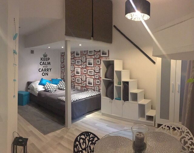 OK カジミエシュ アパートメンツ