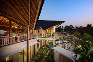 アディンダ バランガン ビーチ ヴィラ