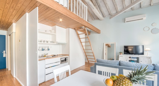 ルック アット ミー - サービスド ロフツ & スタジオス