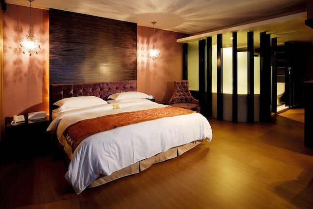 ザ リバーサイド ホテル & モーテル (高雄河堤戀館商務汽車旅館)