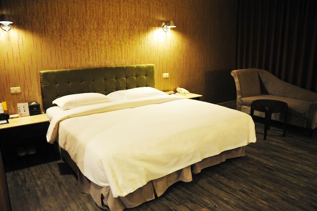 ザ リバーサイド ホテル & モーテル (高雄河堤戀館商務汽車旅館)