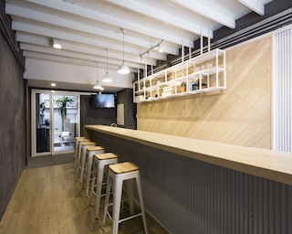 オン ザ ベッド ホステル