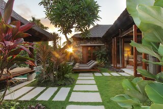 ヴィラ スアール ドルパディ