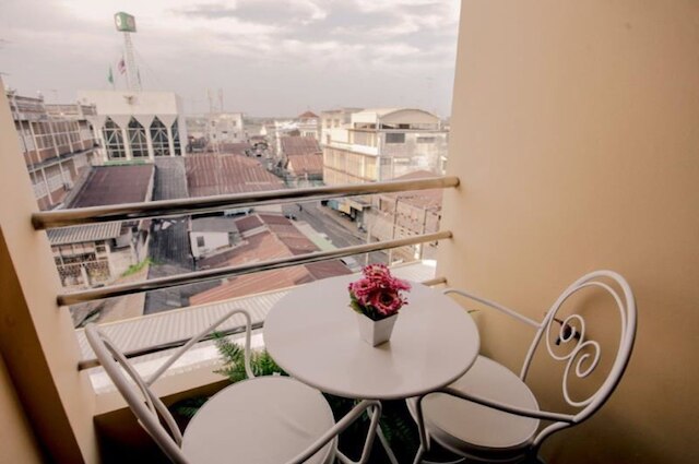 クラン ムアン アット ノンカイ ホテル